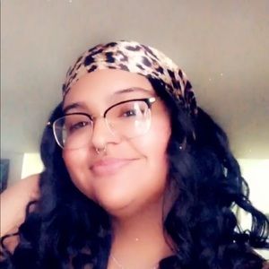 Meet your Posher, Valeria